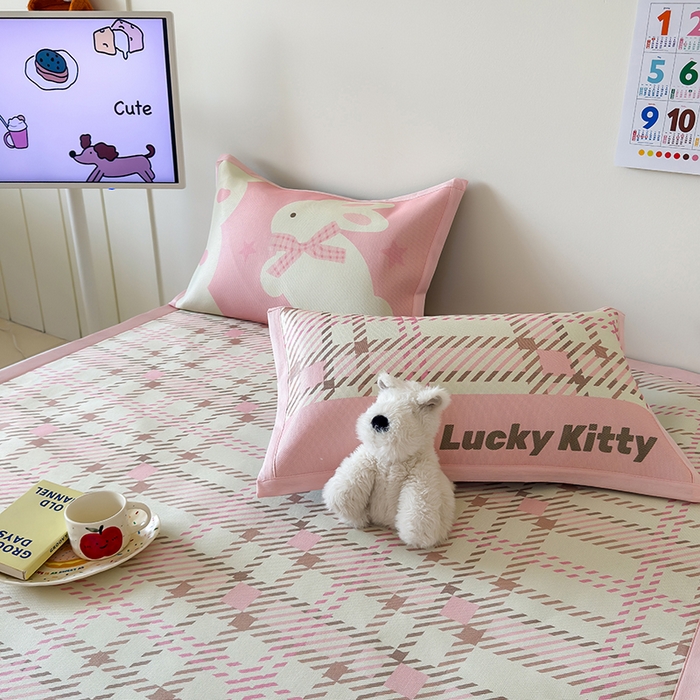 91家纺网 家纺一手货源 找家纺 安哆啦家纺 2025新款A类印花冰藤凉席简约条格系列凉席席子 格格兔-床席款