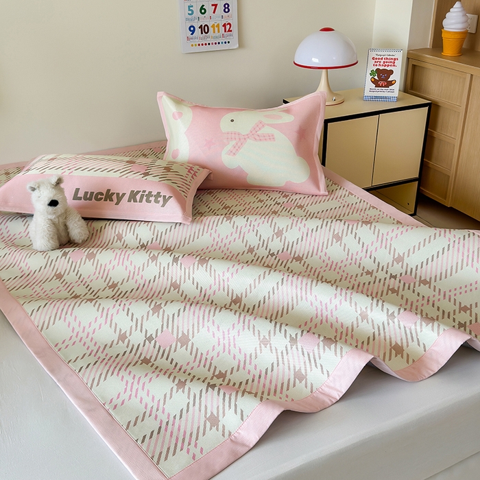 91家纺网 家纺一手货源 找家纺 安哆啦家纺 2025新款A类印花冰藤凉席简约条格系列凉席席子 格格兔-床席款