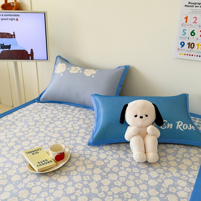 91家纺网 家纺一手货源 找家纺 安哆啦家纺 2025新款A类印花冰藤凉席简约条格系列凉席席子 蓝格花海-床席款