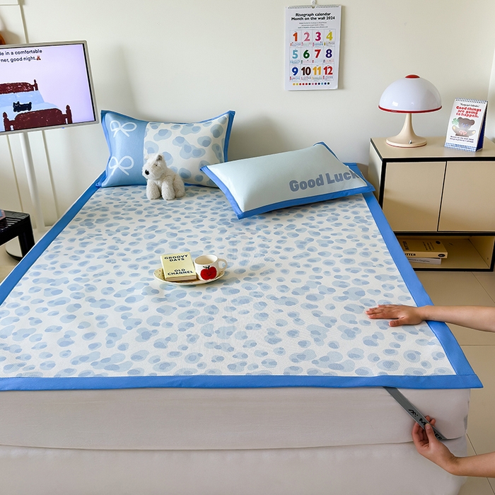 91家纺网 家纺一手货源 找家纺 安哆啦家纺 2025新款A类印花冰藤凉席简约条格系列凉席席子 蓝色豹纹-床席款