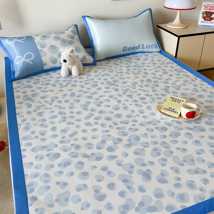 91家纺网 家纺一手货源 找家纺 安哆啦家纺 2025新款A类印花冰藤凉席简约条格系列凉席席子 蓝色豹纹-床席款