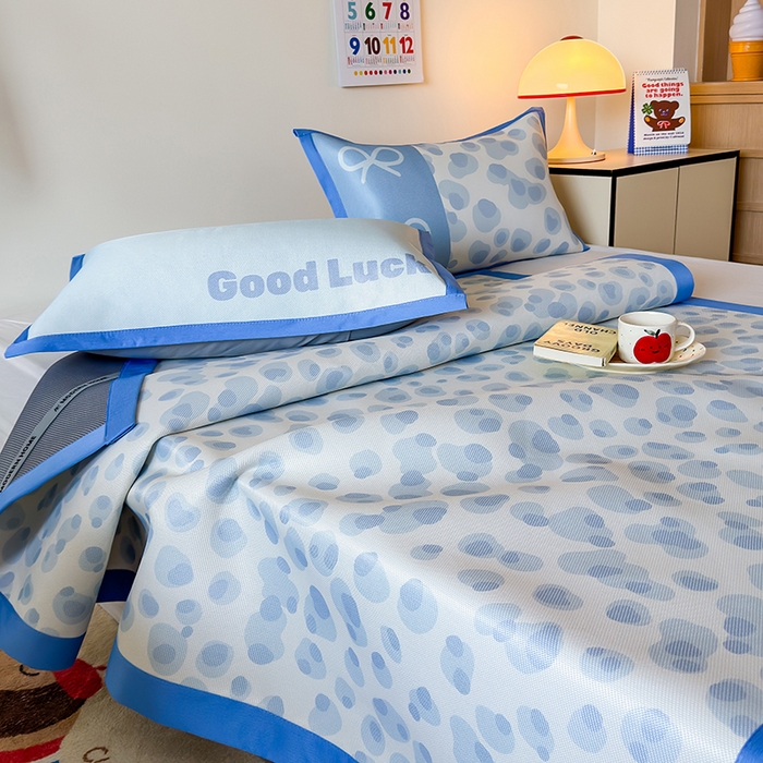 91家纺网 家纺一手货源 找家纺 安哆啦家纺 2025新款A类印花冰藤凉席简约条格系列凉席席子 蓝色豹纹-床席款