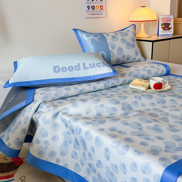 91家纺网 家纺一手货源 找家纺 安哆啦家纺 2025新款A类印花冰藤凉席简约条格系列凉席席子 蓝色豹纹-床席款