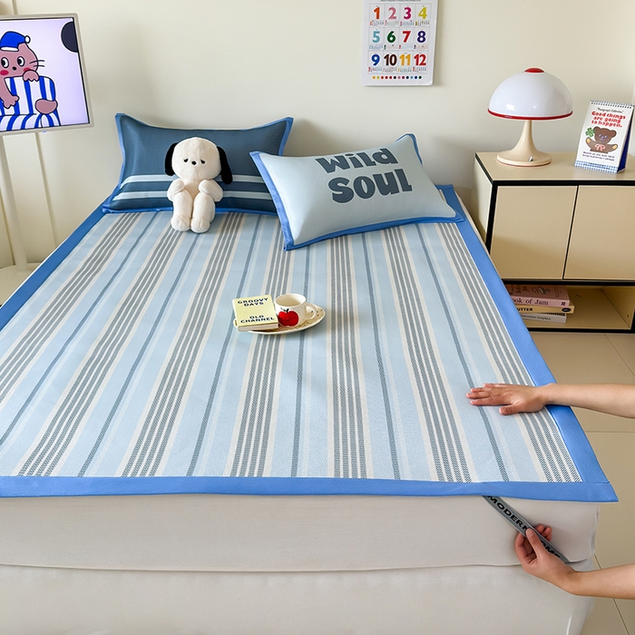 91家纺网 家纺一手货源 找家纺 安哆啦家纺 2025新款A类印花冰藤凉席简约条格系列凉席席子 腔调-床席款