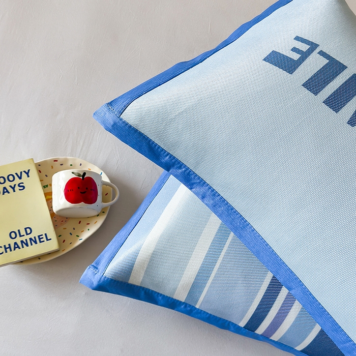 91家纺网 家纺一手货源 找家纺 安哆啦家纺 2025新款A类印花冰藤凉席简约条格系列凉席席子 绅士蓝条-床席款