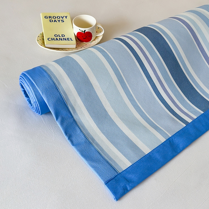 91家纺网 家纺一手货源 找家纺 安哆啦家纺 2025新款A类印花冰藤凉席简约条格系列凉席席子 绅士蓝条-床席款