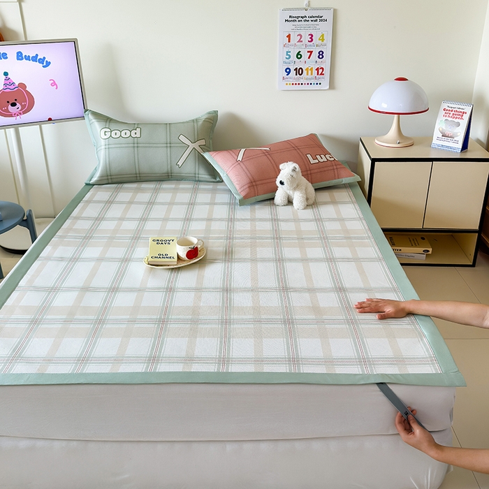 91家纺网 家纺一手货源 找家纺 安哆啦家纺 2025新款A类印花冰藤凉席简约条格系列凉席席子 小绿格-床席款