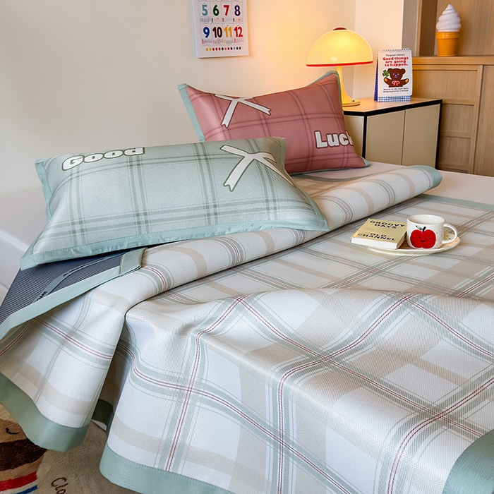 91家纺网 家纺一手货源 找家纺 安哆啦家纺 2025新款A类印花冰藤凉席简约条格系列凉席席子 小绿格-床席款