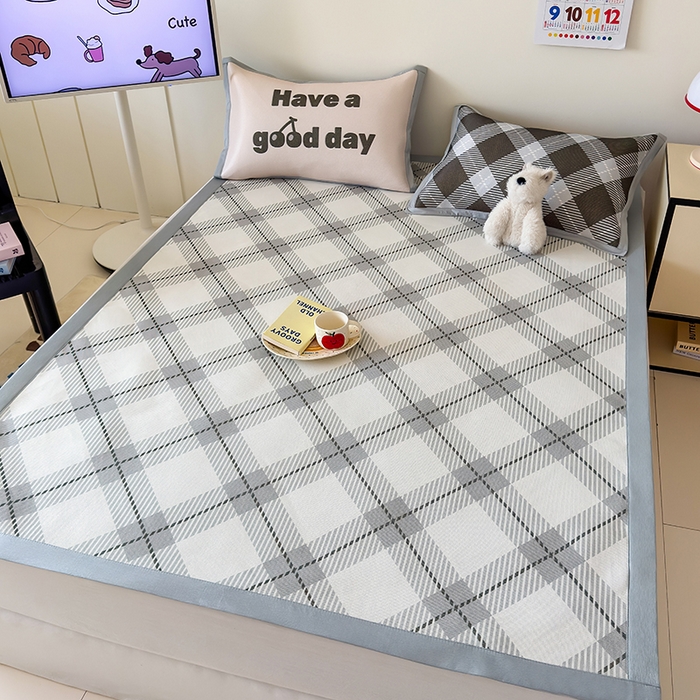 91家纺网 家纺一手货源 找家纺 安哆啦家纺 2025新款A类印花冰藤凉席简约条格系列凉席席子 英伦格调-床席款