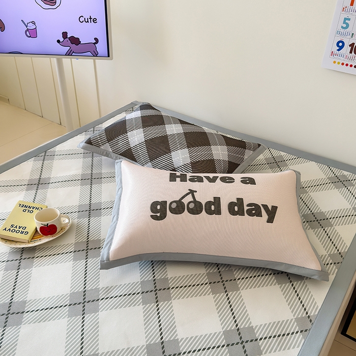 91家纺网 家纺一手货源 找家纺 安哆啦家纺 2025新款A类印花冰藤凉席简约条格系列凉席席子 英伦格调-床席款