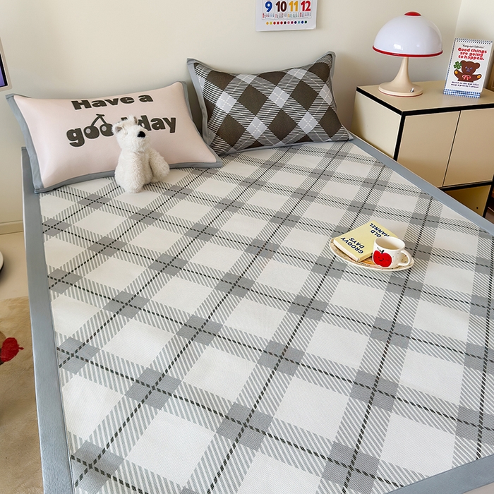 91家纺网 家纺一手货源 找家纺 安哆啦家纺 2025新款A类印花冰藤凉席简约条格系列凉席席子 英伦格调-床席款