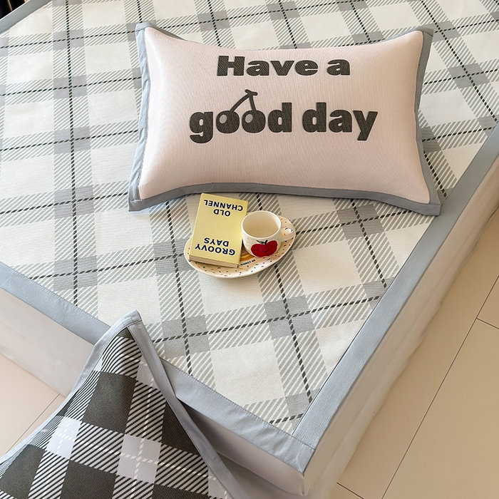 91家纺网 家纺一手货源 找家纺 安哆啦家纺 2025新款A类印花冰藤凉席简约条格系列凉席席子 英伦格调-床席款