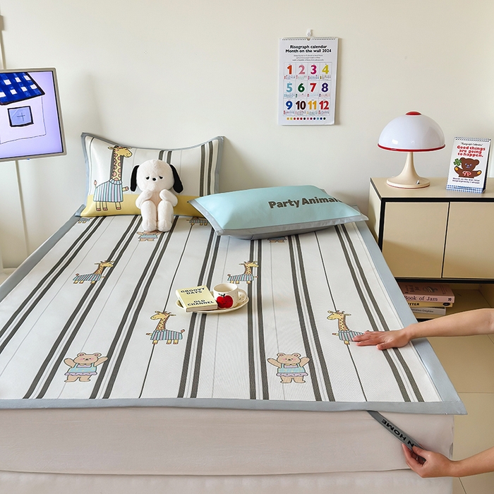 91家纺网 家纺一手货源 找家纺 安哆啦家纺 2025新款A类印花冰藤凉席简约条格系列凉席席子 长颈鹿-床席款