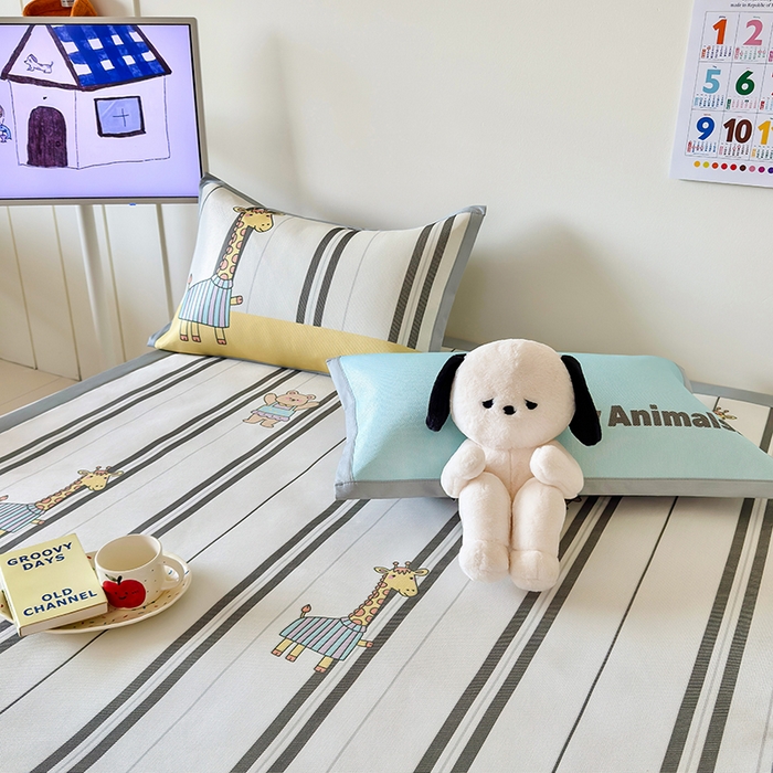 91家纺网 家纺一手货源 找家纺 安哆啦家纺 2025新款A类印花冰藤凉席简约条格系列凉席席子 长颈鹿-床席款