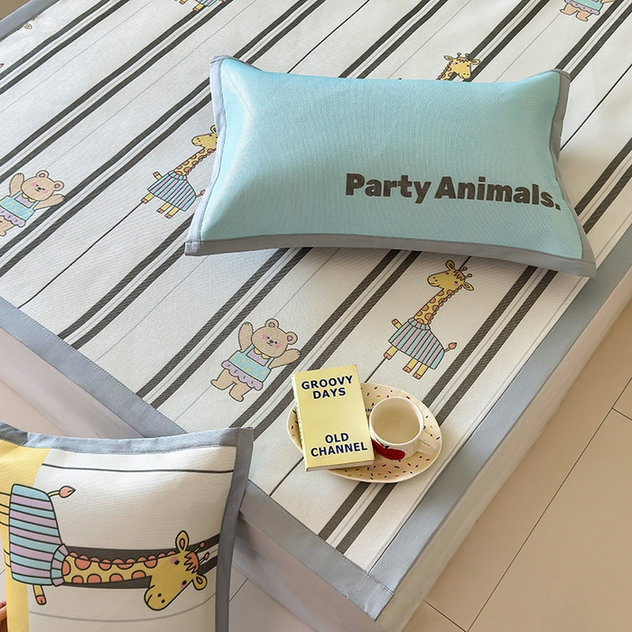 91家纺网 家纺一手货源 找家纺 安哆啦家纺 2025新款A类印花冰藤凉席简约条格系列凉席席子 长颈鹿-床席款