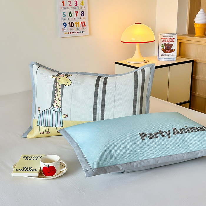 91家纺网 家纺一手货源 找家纺 安哆啦家纺 2025新款A类印花冰藤凉席简约条格系列凉席席子 长颈鹿-床席款