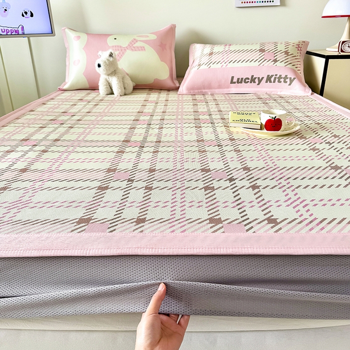 91家纺网 家纺一手货源 找家纺 安哆啦家纺 2025新款A类印花冰藤凉席简约条格系列凉席席子 格格兔-床笠款