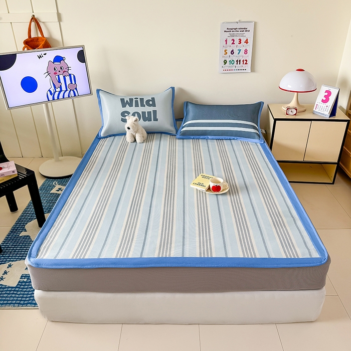 91家纺网 家纺一手货源 找家纺 安哆啦家纺 2025新款A类印花冰藤凉席简约条格系列凉席席子 腔调-床笠款