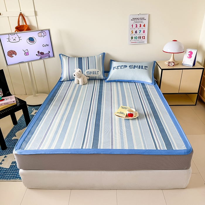 91家纺网 家纺一手货源 找家纺 安哆啦家纺 2025新款A类印花冰藤凉席简约条格系列凉席席子 绅士蓝条-床笠款