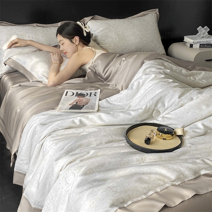 91家纺网 家纺一手货源 找家纺 本制 2025新款混纺天丝印花夏被夏凉被空调被 鎏金+太空灰