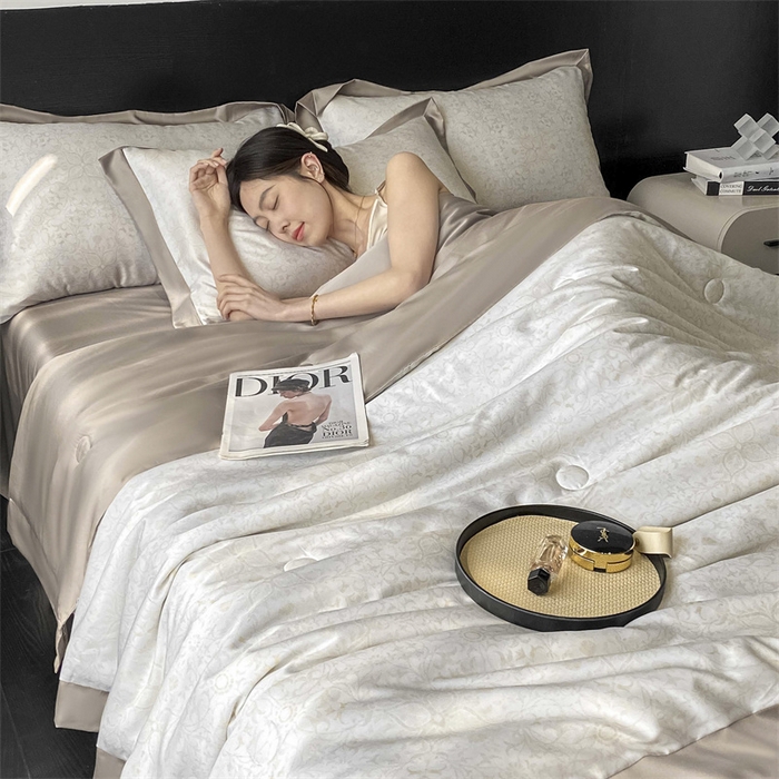 91家纺网 家纺一手货源 找家纺 本制 2025新款混纺天丝印花夏被夏凉被空调被 鎏金+太空灰