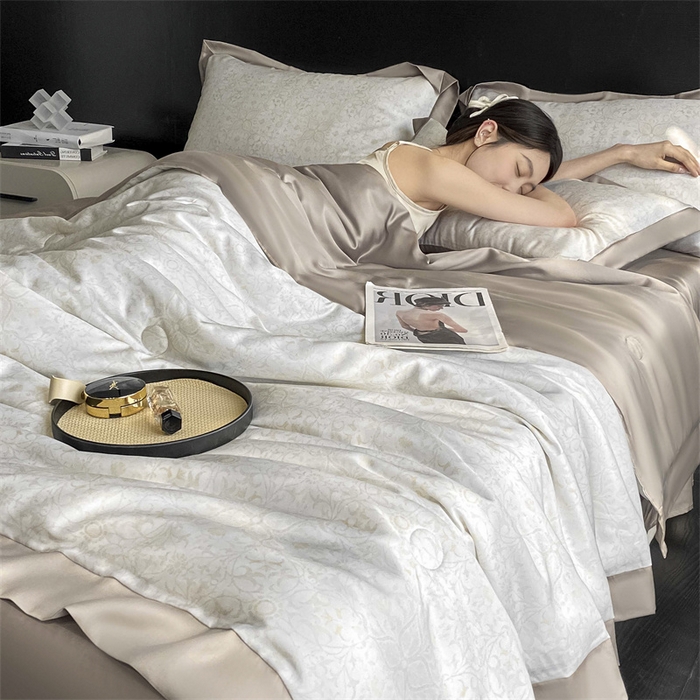 91家纺网 家纺一手货源 找家纺 本制 2025新款混纺天丝印花夏被夏凉被空调被 鎏金+太空灰