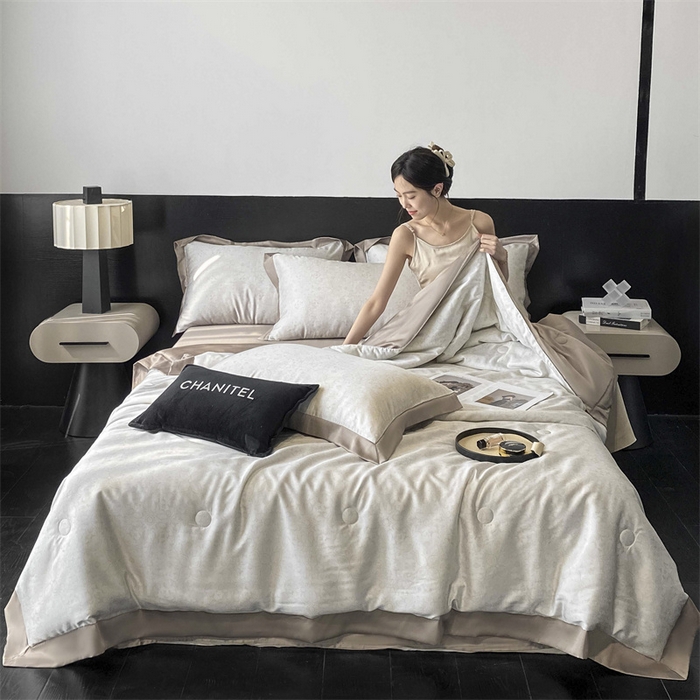 91家纺网 家纺一手货源 找家纺 本制 2025新款混纺天丝印花夏被夏凉被空调被 鎏金+太空灰