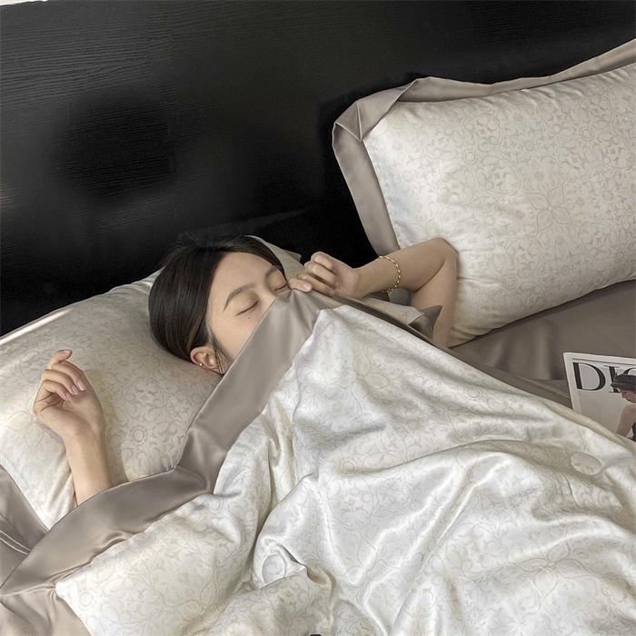 91家纺网 家纺一手货源 找家纺 本制 2025新款混纺天丝印花夏被夏凉被空调被 鎏金+太空灰