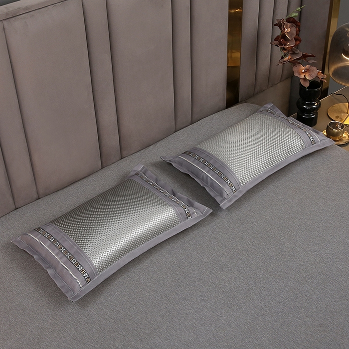 91家纺网 家纺一手货源 找家纺 纽乐家纺 2025新款全荞麦壳枕头夏季冰丝藤席枕芯冰藤荞麦枕竹面凉席枕头 直角冰藤荞麦枕-银色