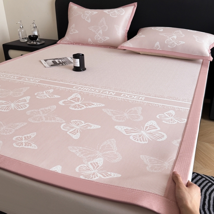 91家纺网 家纺一手货源 找家纺 九花鹿 2025新款A类PE凉感提花冰丝凉席软凉席可水洗可机洗 蝶舞（浅粉）