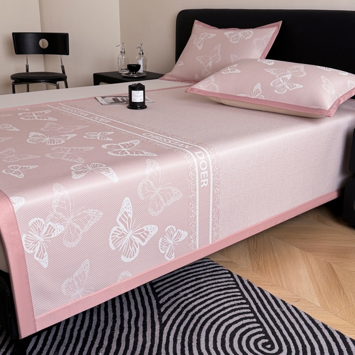 91家纺网 家纺一手货源 找家纺 九花鹿 2025新款A类PE凉感提花冰丝凉席软凉席可水洗可机洗 蝶舞（浅粉）