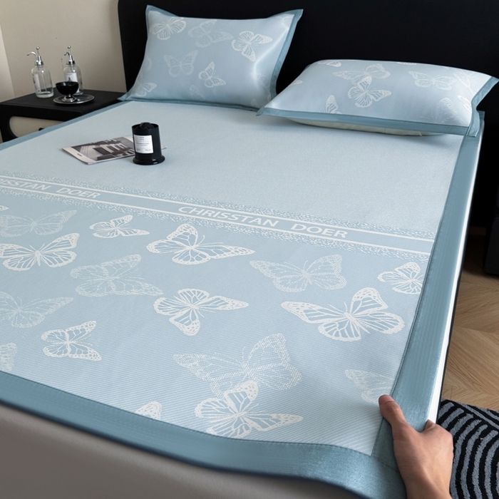 91家纺网 家纺一手货源 找家纺 九花鹿 2025新款A类PE凉感提花冰丝凉席软凉席可水洗可机洗 蝶舞（天空蓝）