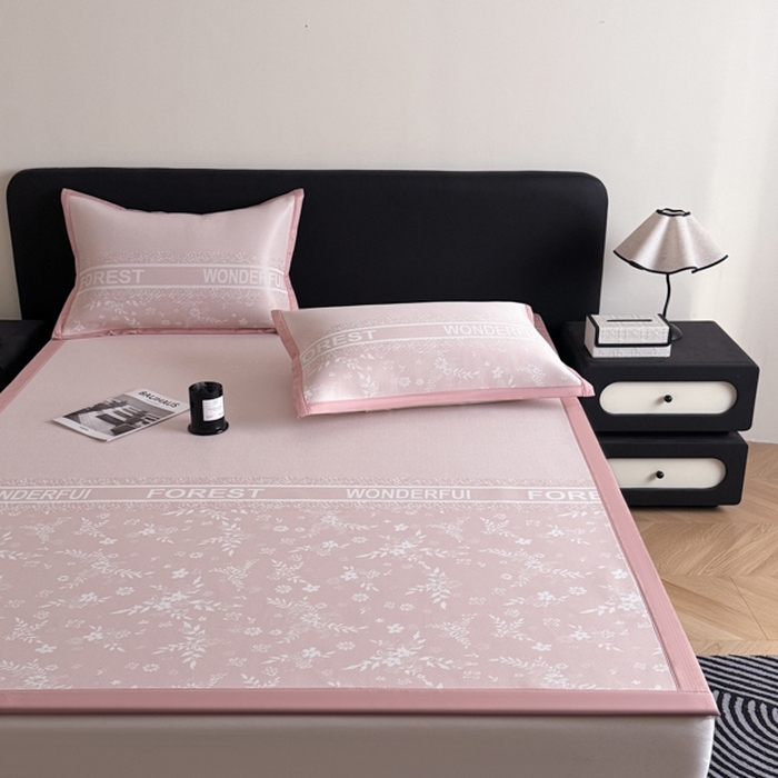 91家纺网 家纺一手货源 找家纺 九花鹿 2025新款A类PE凉感提花冰丝凉席软凉席可水洗可机洗 花梦（浅粉）