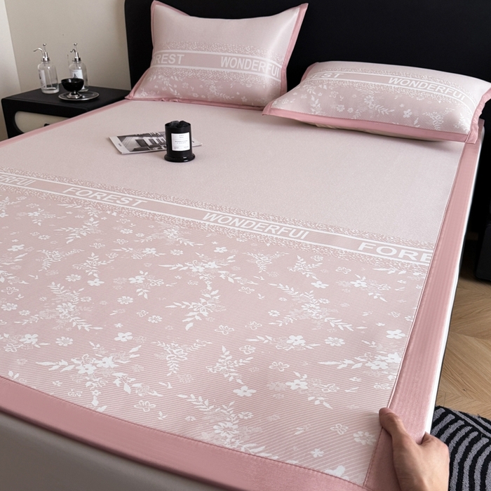 91家纺网 家纺一手货源 找家纺 九花鹿 2025新款A类PE凉感提花冰丝凉席软凉席可水洗可机洗 花梦（浅粉）