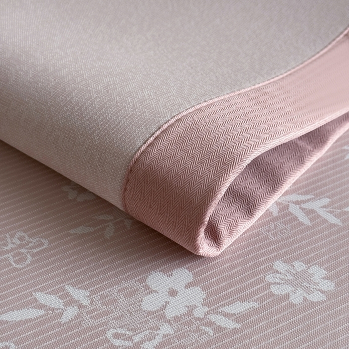 91家纺网 家纺一手货源 找家纺 九花鹿 2025新款A类PE凉感提花冰丝凉席软凉席可水洗可机洗 花梦（浅粉）