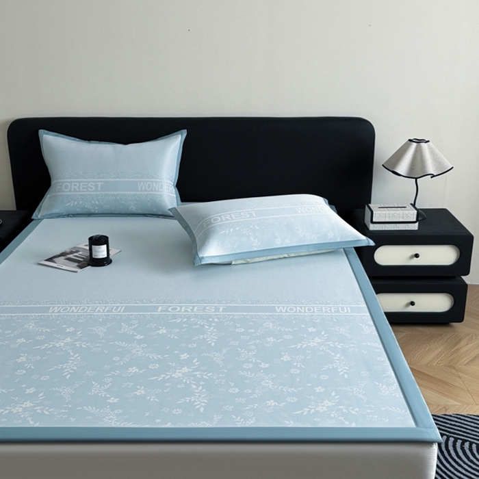 91家纺网 家纺一手货源 找家纺 九花鹿 2025新款A类PE凉感提花冰丝凉席软凉席可水洗可机洗 花梦（天空蓝）