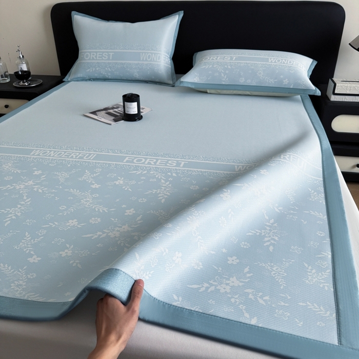 91家纺网 家纺一手货源 找家纺 九花鹿 2025新款A类PE凉感提花冰丝凉席软凉席可水洗可机洗 花梦（天空蓝）