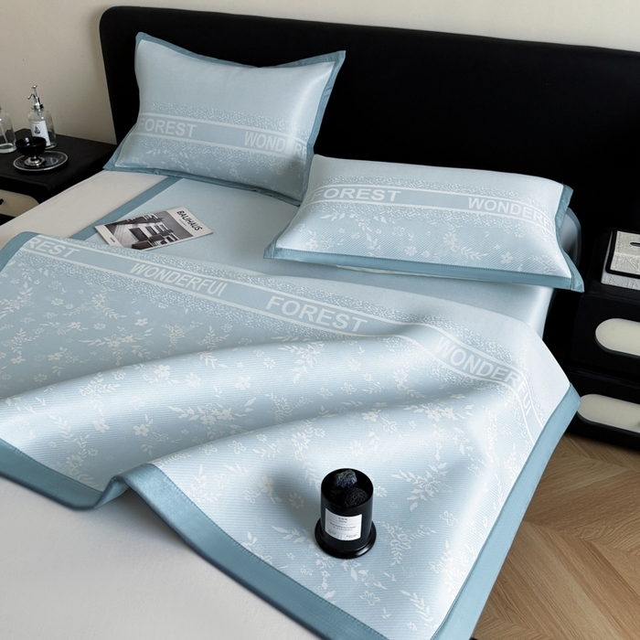 91家纺网 家纺一手货源 找家纺 九花鹿 2025新款A类PE凉感提花冰丝凉席软凉席可水洗可机洗 花梦（天空蓝）