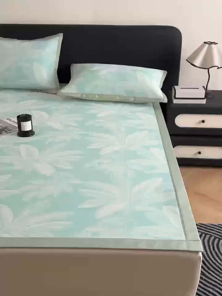 91家纺网 家纺一手货源 找家纺 九花鹿 2025新款A类PE凉感提花冰丝凉席软凉席可水洗可机洗 盆栽（青绿）