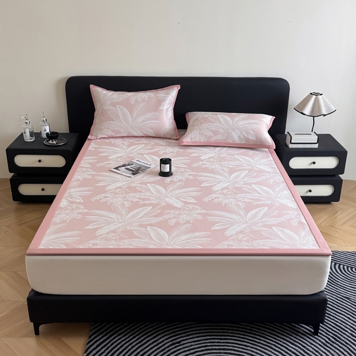 91家纺网 家纺一手货源 找家纺 九花鹿 2025新款A类PE凉感提花冰丝凉席软凉席可水洗可机洗 盆栽（樱花粉）