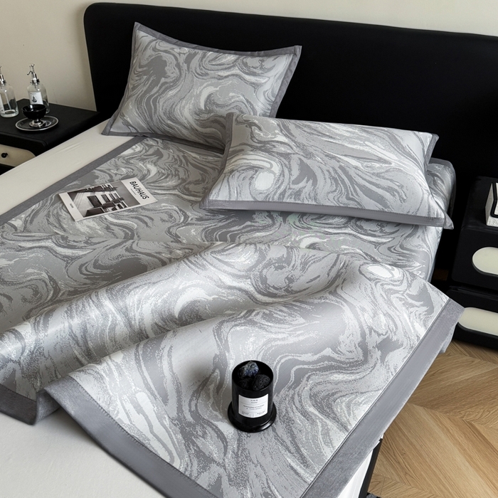 91家纺网 家纺一手货源 找家纺 九花鹿 2025新款A类PE凉感提花冰丝凉席软凉席可水洗可机洗 西里（绅士灰）