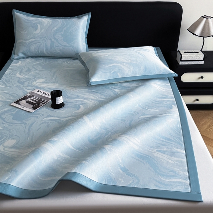 91家纺网 家纺一手货源 找家纺 九花鹿 2025新款A类PE凉感提花冰丝凉席软凉席可水洗可机洗 西里（天空蓝）