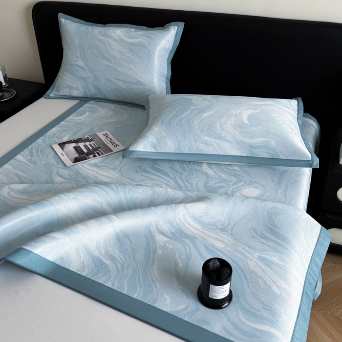 91家纺网 家纺一手货源 找家纺 九花鹿 2025新款A类PE凉感提花冰丝凉席软凉席可水洗可机洗 西里（天空蓝）