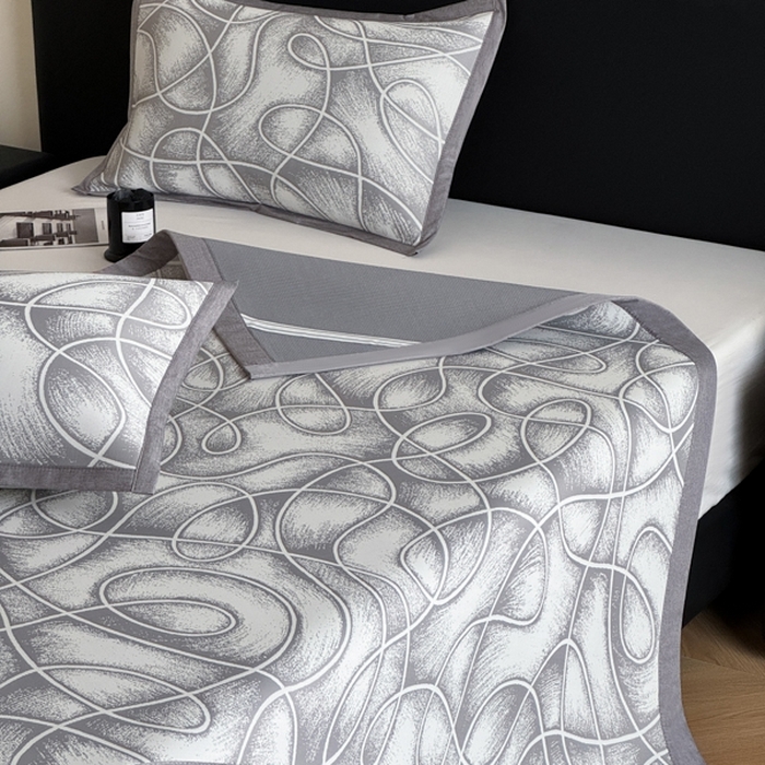 91家纺网 家纺一手货源 找家纺 九花鹿 2025新款A类PE凉感提花冰丝凉席软凉席可水洗可机洗 炫染流线（高级灰）