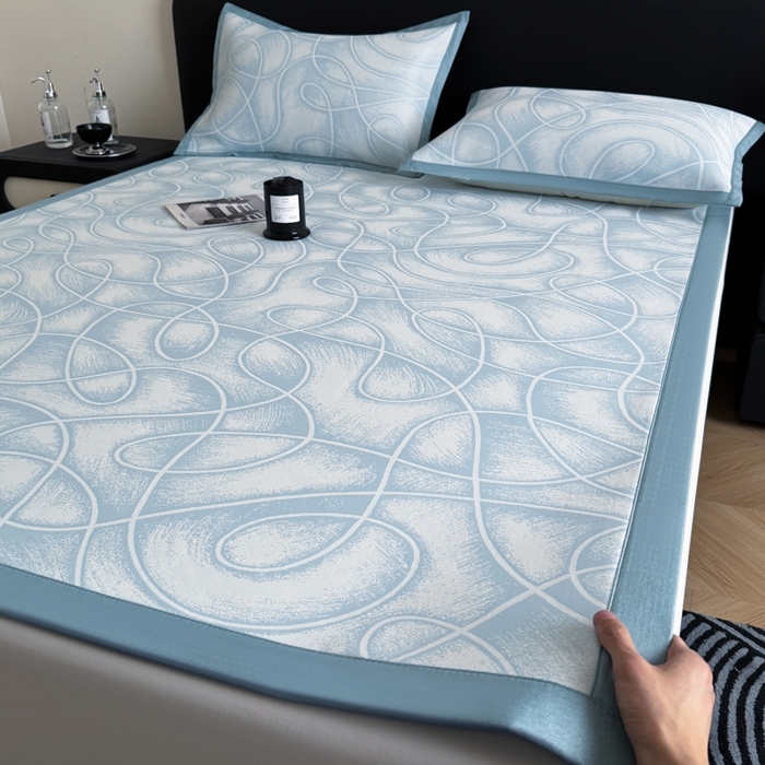 91家纺网 家纺一手货源 找家纺 九花鹿 2025新款A类PE凉感提花冰丝凉席软凉席可水洗可机洗 炫染流线（浅蓝）