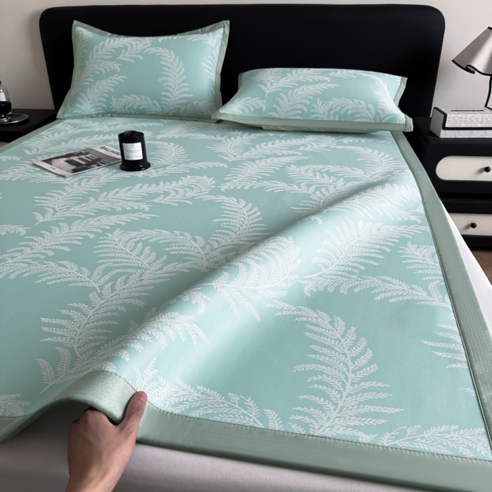 91家纺网 家纺一手货源 找家纺 九花鹿 2025新款A类PE凉感提花冰丝凉席软凉席可水洗可机洗 雪松之境（青绿）