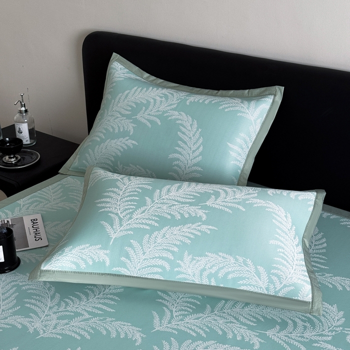 91家纺网 家纺一手货源 找家纺 九花鹿 2025新款A类PE凉感提花冰丝凉席软凉席可水洗可机洗 雪松之境（青绿）