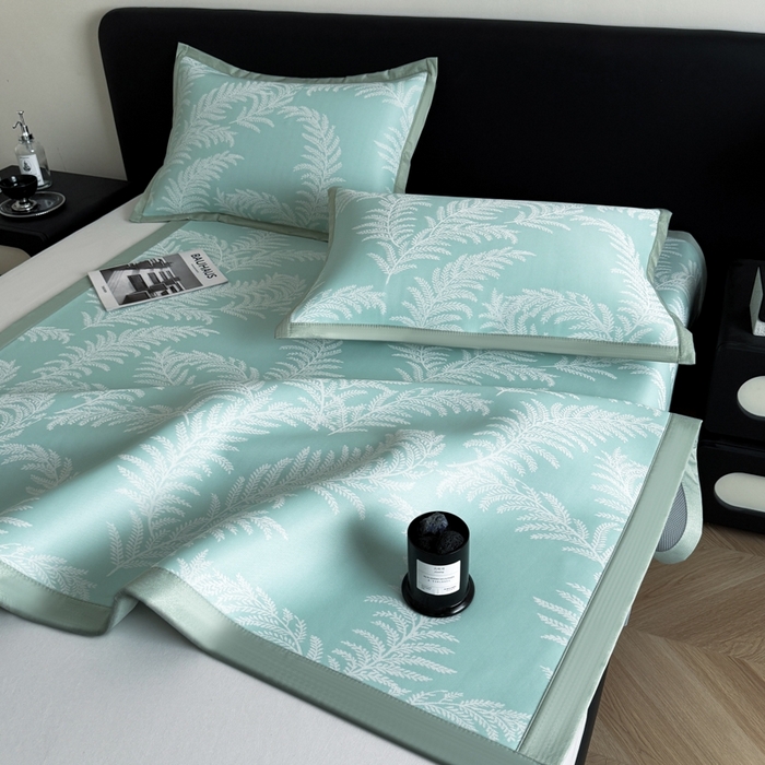 91家纺网 家纺一手货源 找家纺 九花鹿 2025新款A类PE凉感提花冰丝凉席软凉席可水洗可机洗 雪松之境（青绿）