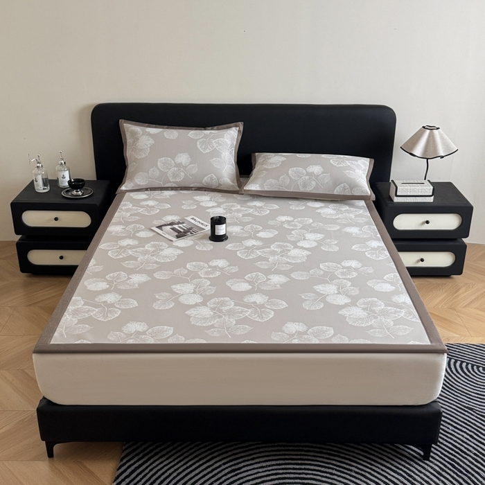 91家纺网 家纺一手货源 找家纺 九花鹿 2025新款A类PE凉感提花冰丝凉席软凉席可水洗可机洗 叶语（米灰）