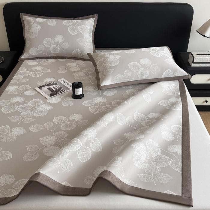 91家纺网 家纺一手货源 找家纺 九花鹿 2025新款A类PE凉感提花冰丝凉席软凉席可水洗可机洗 叶语（米灰）